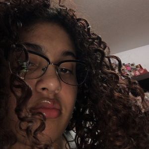 Meet your Posher, Renee